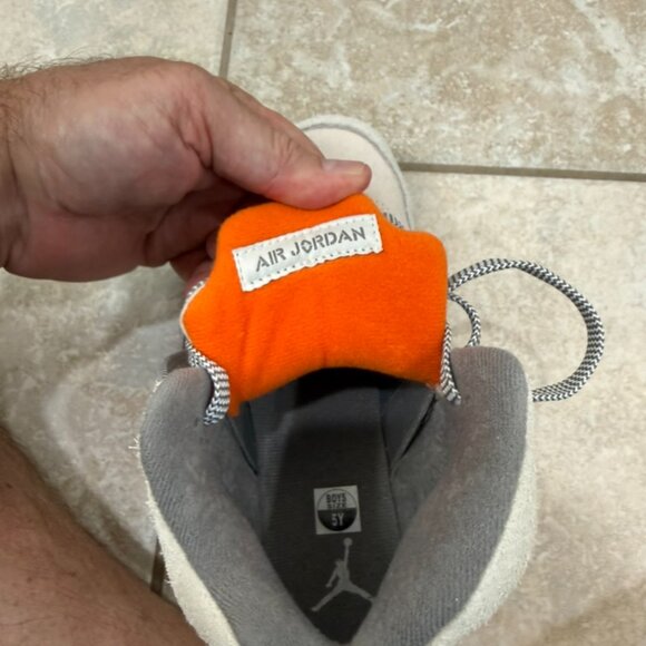 Kids Jordans - Picture 5 of 7